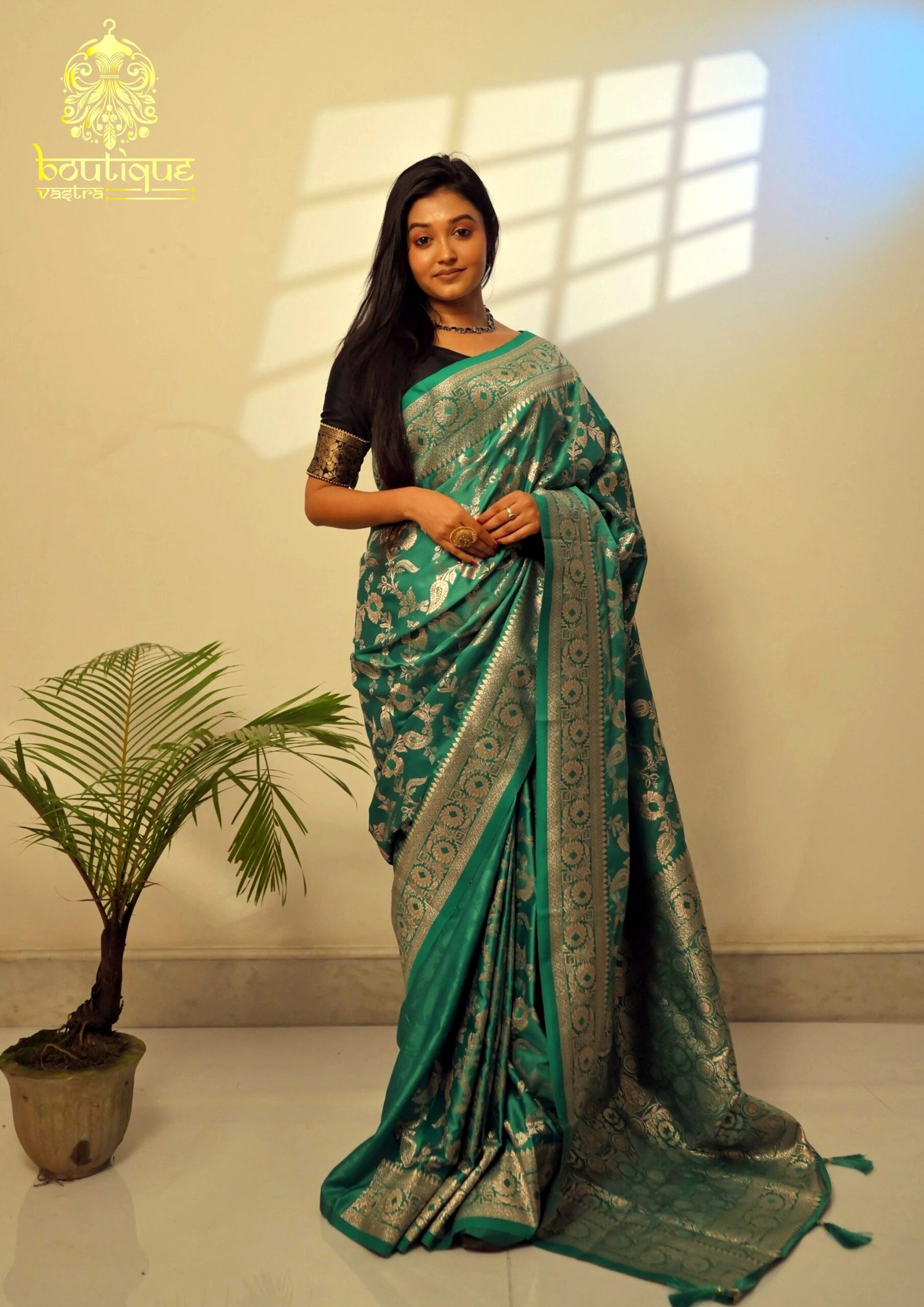 Beautiful Green Gajji Banarasi Saree With Glorious Blouse Piece